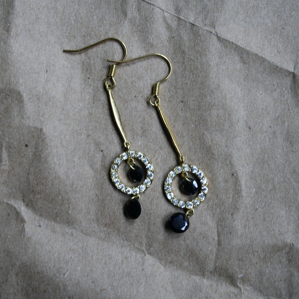 VINTAGE PENDANT EARRINGS - BLACK BEADING